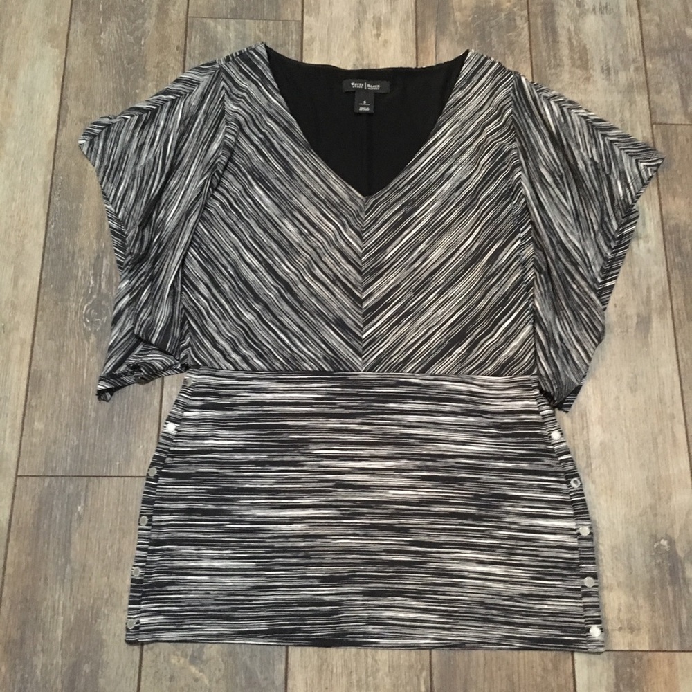 WHBM Black White & Gray Flowy sleeve top small